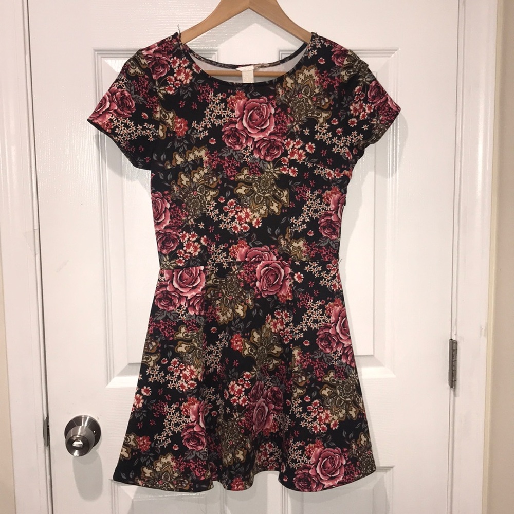 🚫 SOLD Skater scuba dress